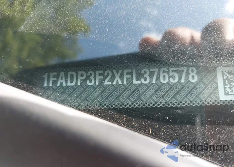 2015 Ford Focus Se z USA, uszkodzony, nr VIN 1FADP3F2XFL376578